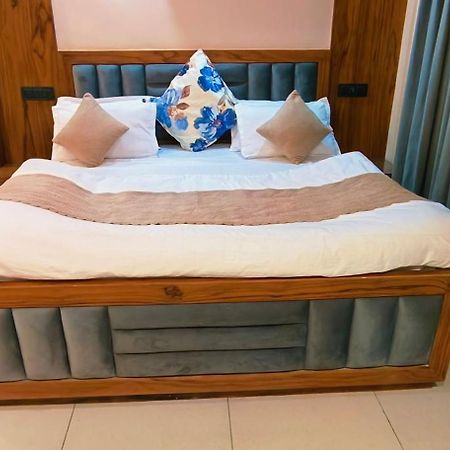 The Cerro Ricco 2 Hotel Zirakpur Ngoại thất bức ảnh