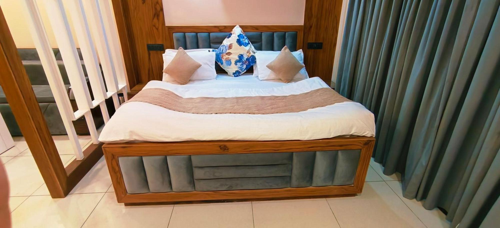 The Cerro Ricco 2 Hotel Zirakpur Ngoại thất bức ảnh